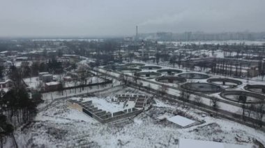Avrupa, Kiev, Ukrayna - Şubat 2021: Bortnytsia hava istasyonu, Bortnychi. Hava aracı görüntüsü. Lağım arıtma tesisi. Atık su arıtma tesisi. Kyiv Bortnychi hava istasyonu.