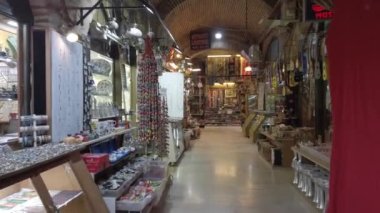 İzmir, Türkiye - Ocak 2021: Kentin sokak manzarası.