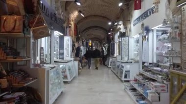 İzmir, Türkiye - Ocak 2021: Kentin sokak manzarası.