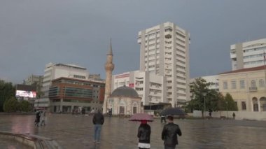 İzmir, Türkiye - Ocak 2021: Kentin sokak manzarası.