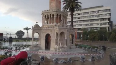 İzmir, Türkiye - Ocak 2021: Kentin sokak manzarası.