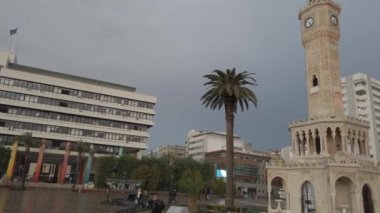 İzmir, Türkiye - Ocak 2021: Kentin sokak manzarası.