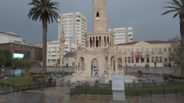 Izmir, Turkey - January 2021: View of the city street of the city. — Stock Video