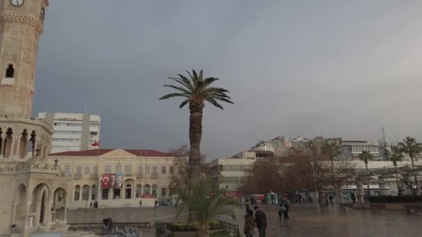 Izmir, Turkije - januari 2021: Zicht op de straat van de stad. — Stockvideo