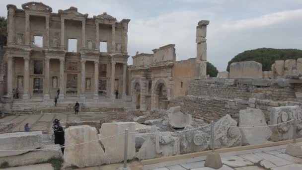 Selcuk, Éfeso, Turquia - Janeiro de 2021: Vista das ruínas da antiga cidade grega de Éfeso perto de Selcuk. Ruínas da cidade antiga. — Vídeo de Stock