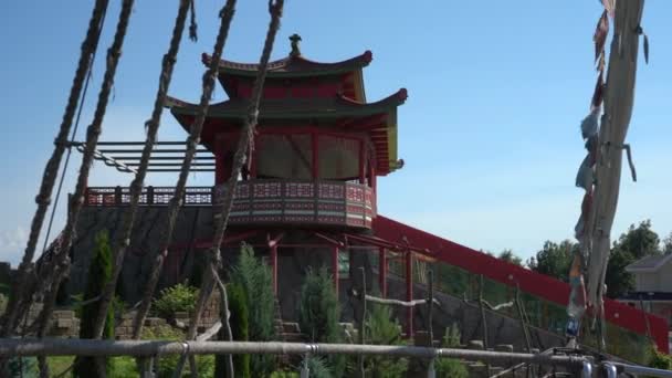 브레치 우크라 Brech Chernihiv 2021 중국의 가옥을 배경으로 선박의 고대의 — 비디오