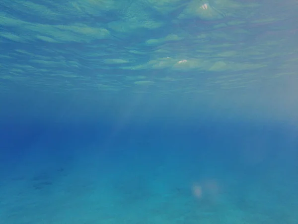 Der Blaue Abgrund Des Mittelmeeres Sonnenstrahlen Unter Wasser Blaues Wasser — Stockfoto