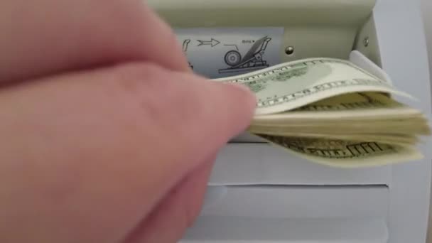 Telmachine Voor Bankbiljetten Dollars Een Rekenmachine Herberekening Van Dollarbiljetten Amerikaanse — Stockvideo