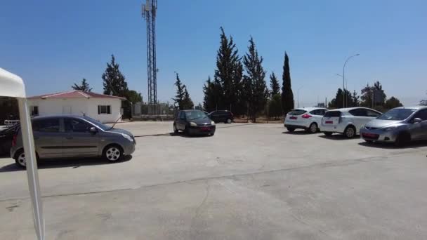 Larnaca Кіпр Вересень 2021 Прокат Автомобілів Дорогах Машини Оренди Припарковані — стокове відео