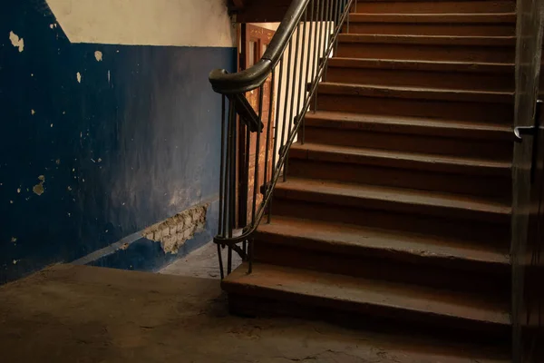 Старая Советская Грязная Темная Лестница Многоквартирном Доме Днепре — стоковое фото