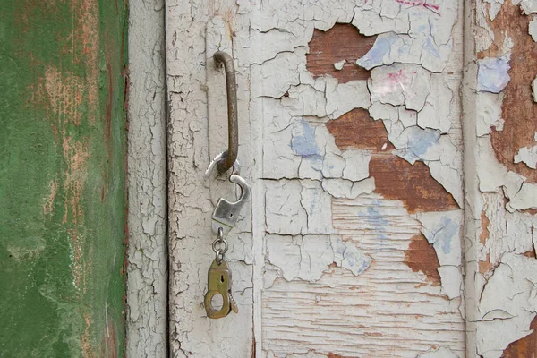 Menottes Fer Accrochées Poignée Porte Dans Rue — Photo