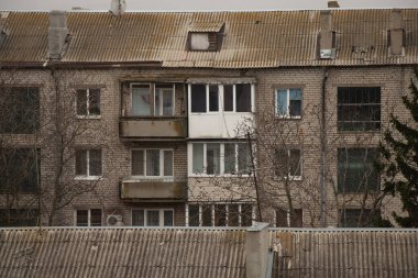 2020 yılının sonbaharında Ukrayna 'nın uzak bir bölgesi olan Dnipro' da birçok özel ev