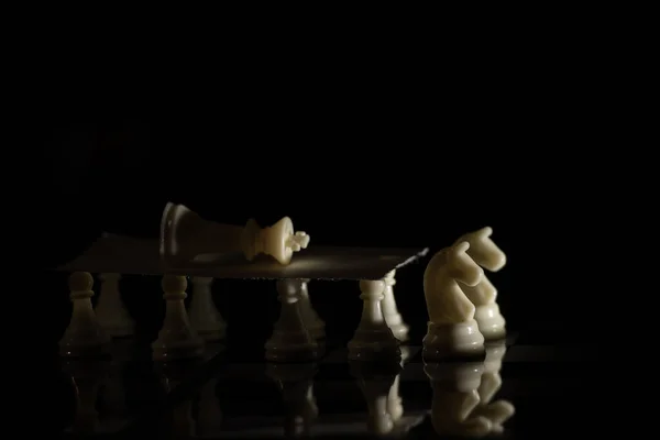 White Chess Pieces Board Black Background Playing Chess — Stock Photo, Image