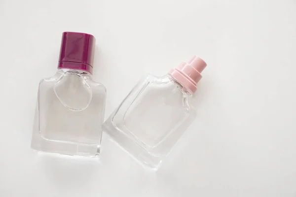 Perfume Femenino Sobre Fondo Blanco Aislado Cerca — Foto de Stock