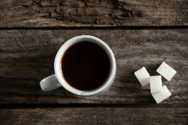 Tazza Caffè Bianco Accanto Allo Zucchero Tavolo Legno — Foto Stock