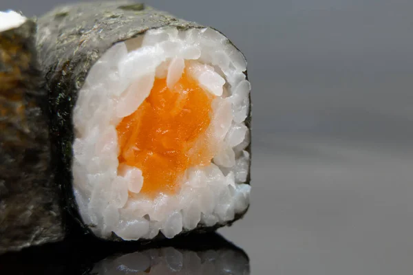 Суши Лососем Изолированном Фоне Ресторанная Еда — стоковое фото