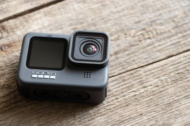 Ukrayna Dnepr 06.01.2021 - Kamera Go pro 9 tahta masada yatıyor, yeni aksiyon kamerası incelemesi