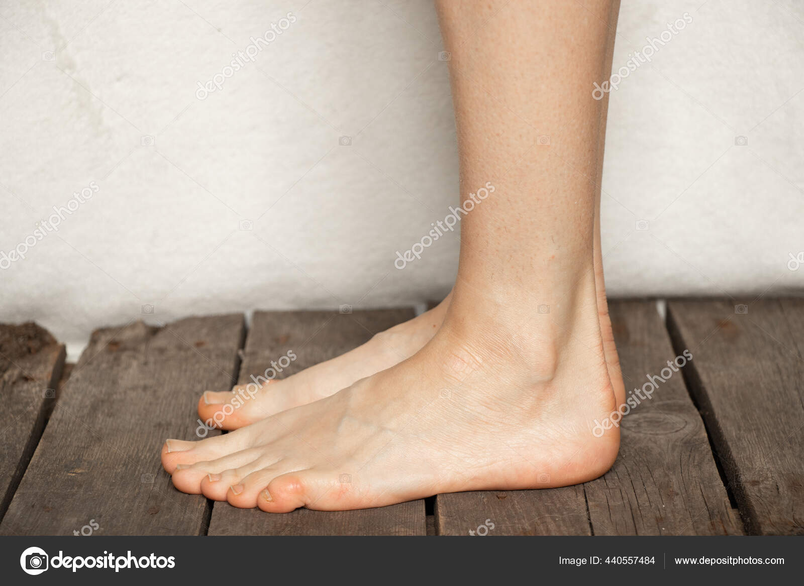 Feet Standing Stock Photos - 194,499 Images