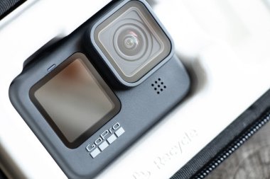 Ukrayna Dnepr 06.01.2021 - Kamera Go pro 9 tahta masada yatıyor, yeni aksiyon kamerası incelemesi