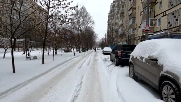 Ucrânia Dnipro 2021 Neve Caiu Uma Área Residencial Cidade Dnipro — Vídeo de Stock