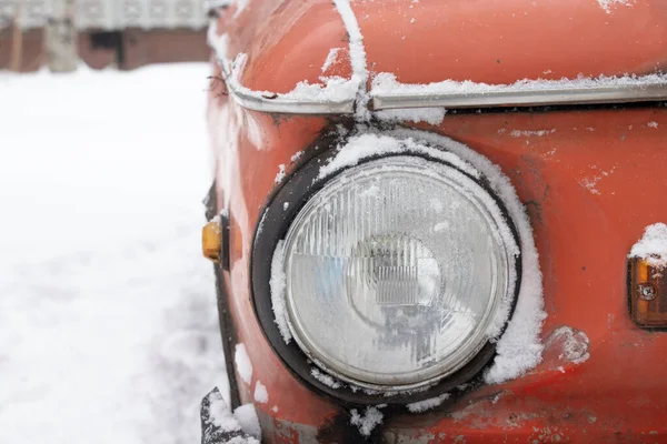 Farol Carro Velho Inverno Neve Perto — Fotografia de Stock
