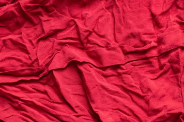 yakın plan olarak kırmızı buruşuk yapışkan kumaş