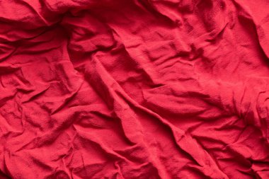 yakın plan olarak kırmızı buruşuk yapışkan kumaş