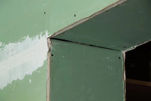 Pared Cartón Yeso Verde Una Habitación Durante Renovación Renovación Apartamento — Foto de Stock