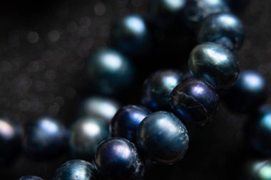 Mavi incilerden doğal boncuklar makro fotoğraf, mücevherler.