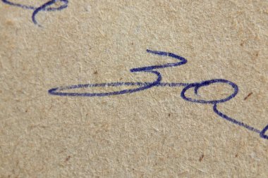 arka plan makro fotoğrafı olarak Rusça eski bir kağıda kalemle yazılmış okunamaz el yazısı.