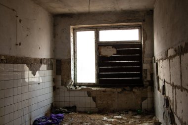 Eski terk edilmiş bina, tamamlanmamış ev