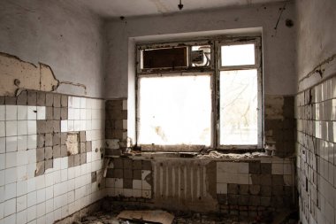 Eski terk edilmiş bina, tamamlanmamış ev