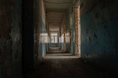 Eski terk edilmiş bina, tamamlanmamış ev