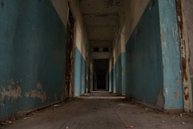 Eski terk edilmiş bina, tamamlanmamış ev