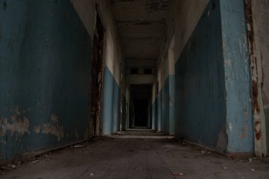 Eski terk edilmiş bina, tamamlanmamış ev