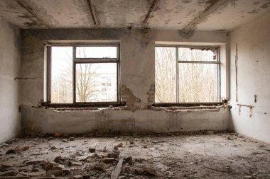 Eski terk edilmiş bina, tamamlanmamış ev