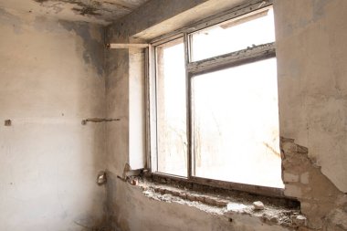 Eski terk edilmiş bina, terkedilmiş ev.