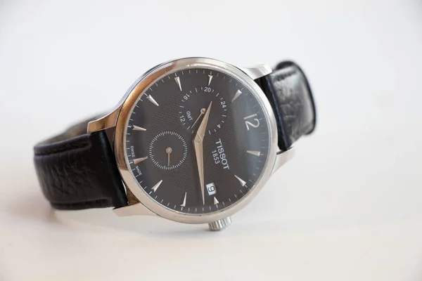 Ukraine Dnipro 2021 Vieux Hommes Montre Tissot Mensonge Sur Fond — Photo