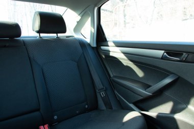 Eski bir yolcu vagonunun içini kapatın.