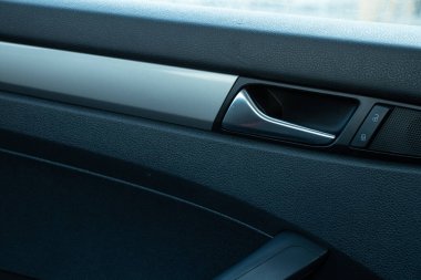 Eski bir yolcu vagonunun içini kapatın.