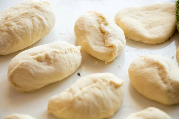 Tartas Crudas Con Patatas Una Mesa Blanca Cocina Tartas Caseras — Foto de Stock