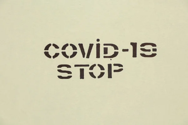 Covid Stop Inskription Skriven Med Penna Stencil Färgat Papper Närbild — Stockfoto