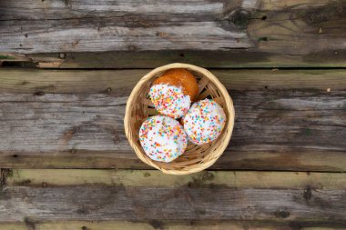 Paskalya pastası eski ahşap bir masada yakın plan, Paskalya tatili