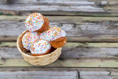 Paskalya pastası eski ahşap bir masada yakın plan, Paskalya tatili