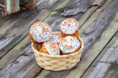 Paskalya pastası eski ahşap bir masada yakın plan, Paskalya tatili
