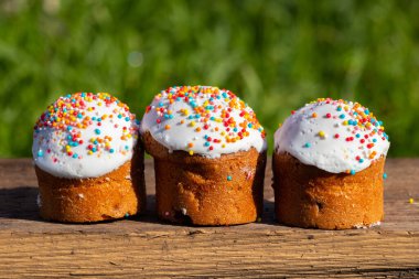Paskalya pastası eski ahşap bir masada yakın plan, Paskalya tatili