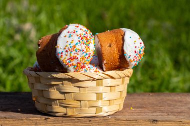 Paskalya pastası eski ahşap bir masada yakın plan, Paskalya tatili