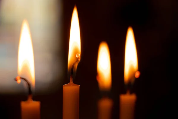 Flamme Bougie Dans Obscurité Dans Église Bougie Allumée Religion — Photo