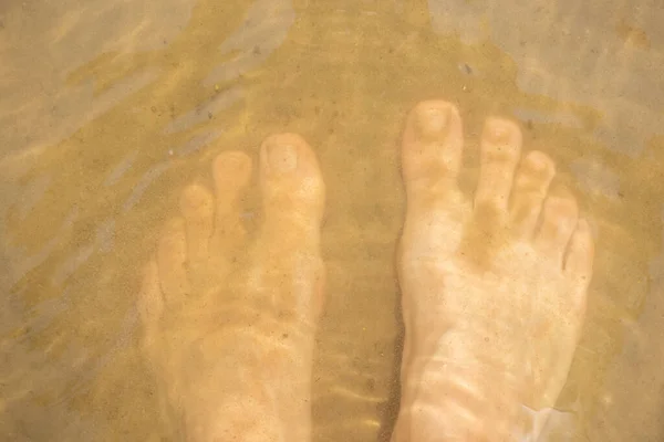 Pés Femininos Água Rio Areia Pés Debaixo Água — Fotografia de Stock