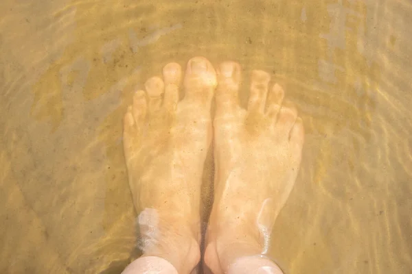 Pés Femininos Água Rio Areia Pés Debaixo Água — Fotografia de Stock